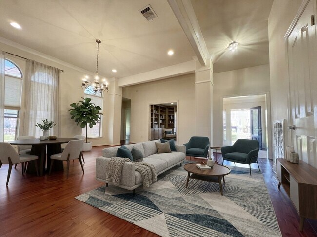 Building Photo - 2714 Brahman Dr
