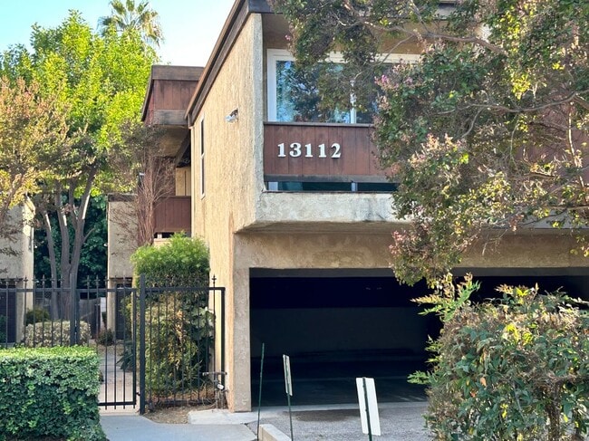 Primary Photo - 13112 Moorpark St