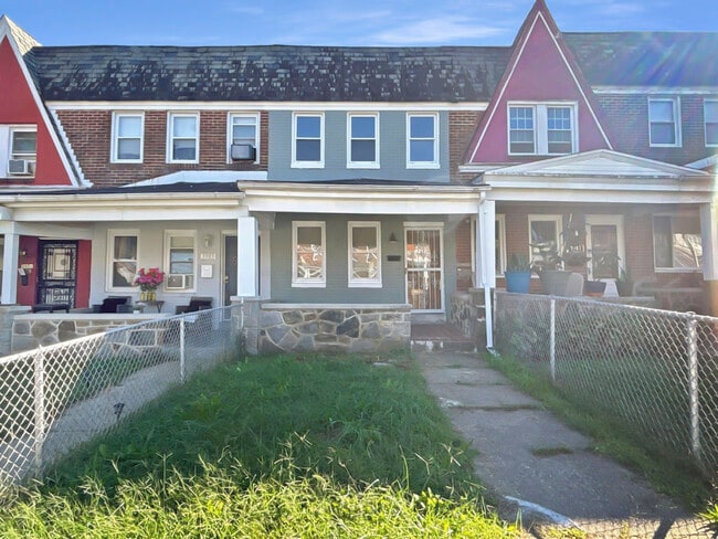Primary Photo - 3905 Cranston Ave