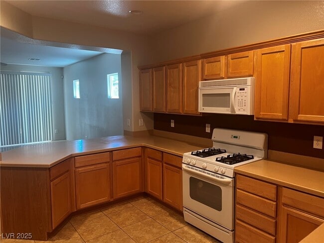 Building Photo - 2747 Lochleven Way