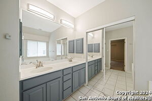 Building Photo - 1610 Adobe Square Dr