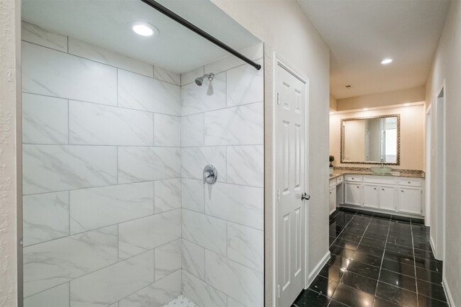 Building Photo - 12214 Cypresswood Dr