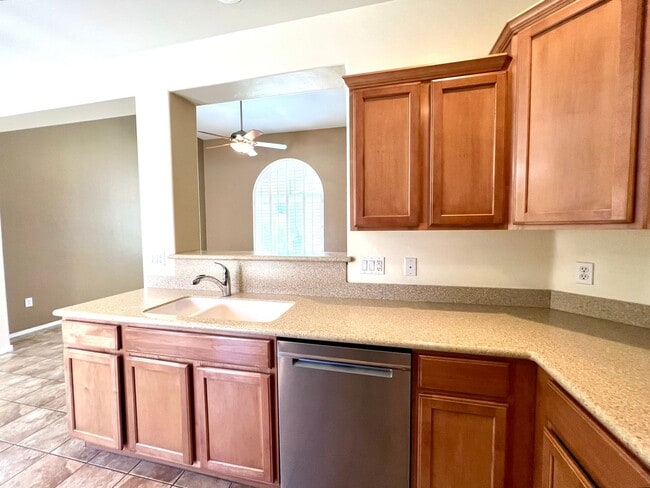 Building Photo - Nice 3 Bedroom Home in Sierra Morado