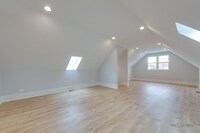 Building Photo - 3 bedroom in Chicago IL 60647