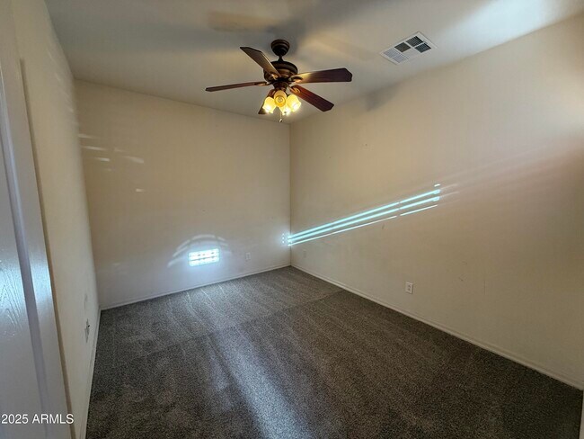 Building Photo - 1594 W Pelican Ct