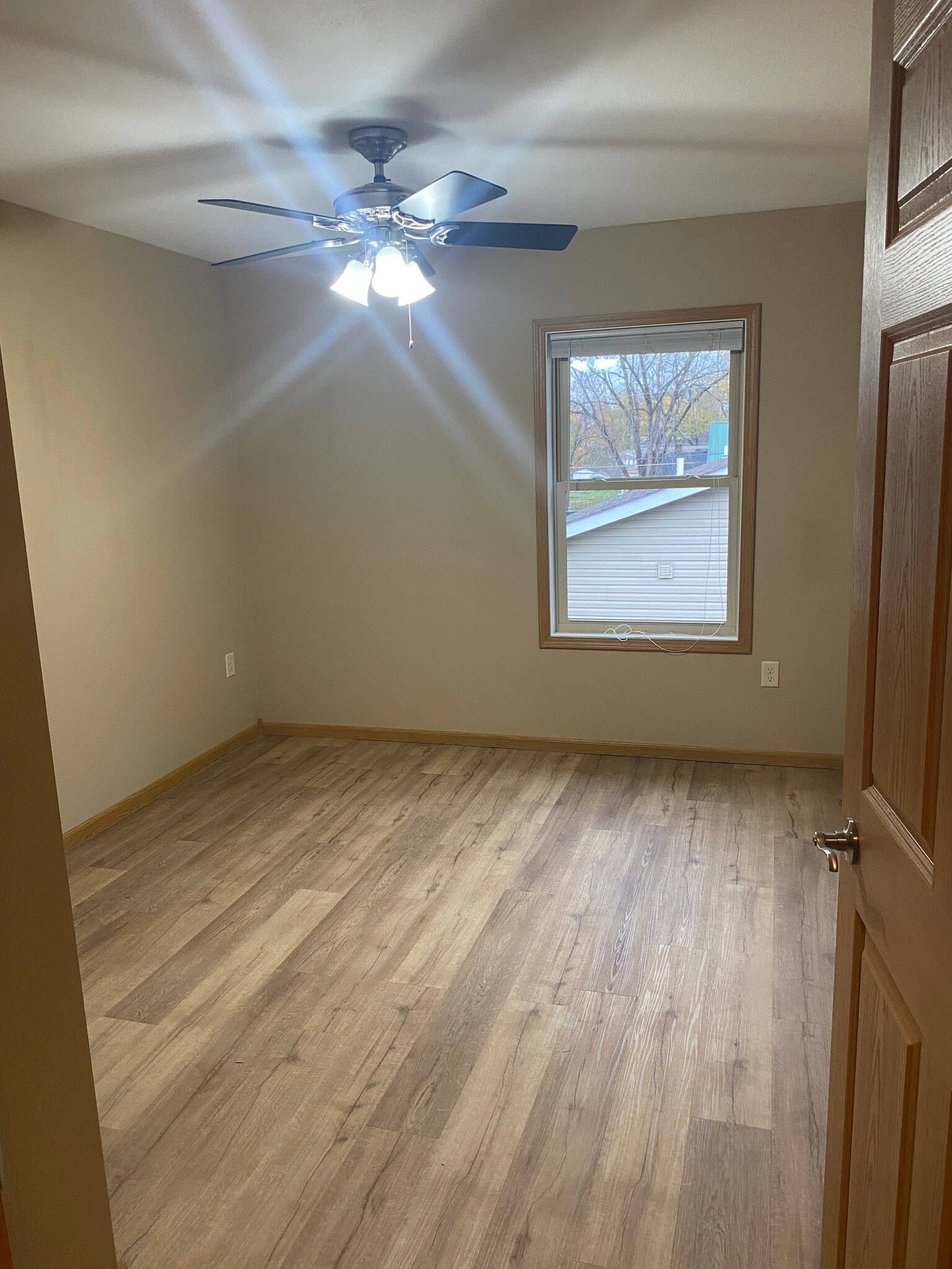 Building Photo - 1402 W Broadway St