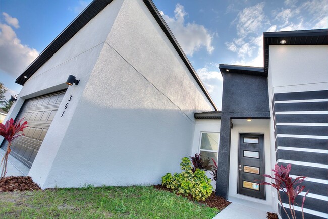 Building Photo - 361 Begonia Ct