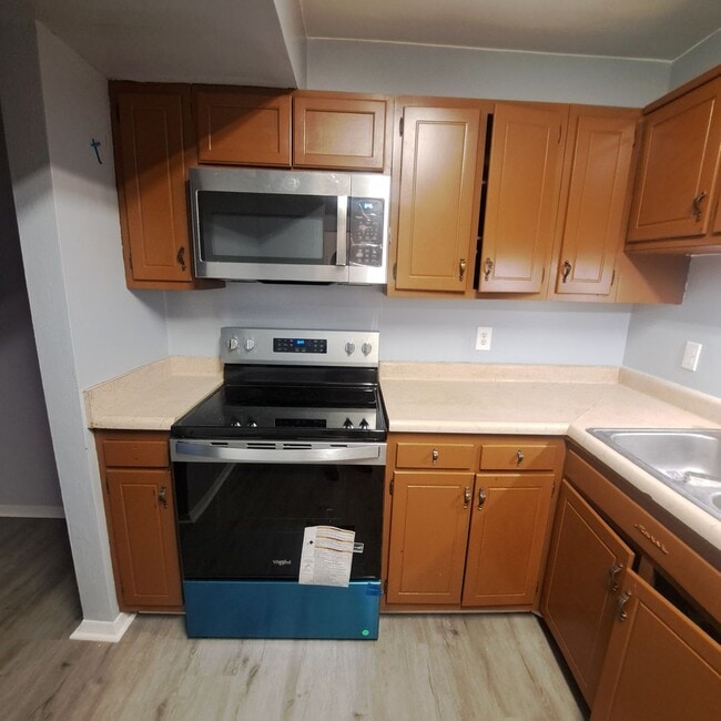 Building Photo - 6590 Stoney Point S