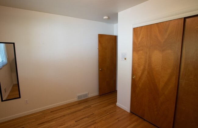 Building Photo - 1060 Briarwood Rd