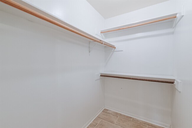 Building Photo - 514 Shady Dale Dr