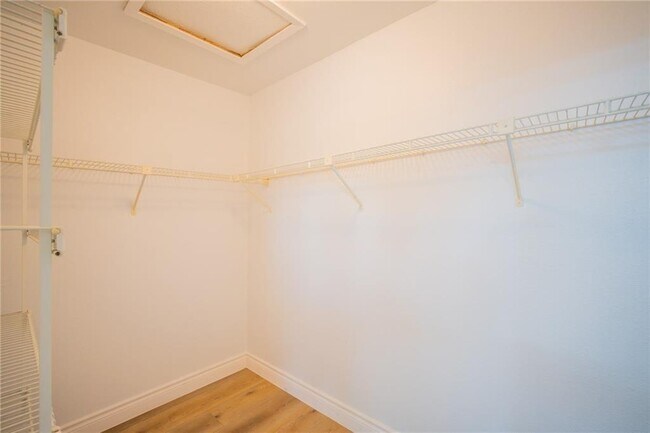 Building Photo - 10616 Mellow Meadow Dr