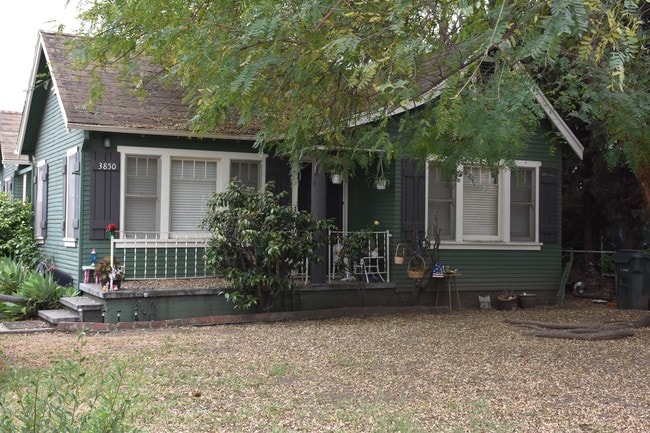 Front house - 3850 Blanche St
