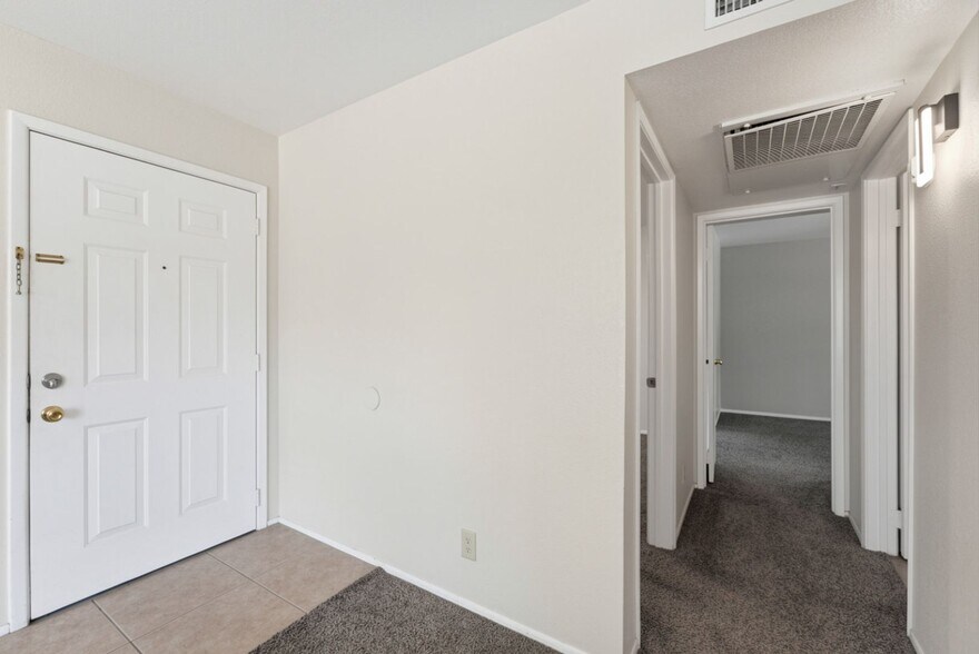 Building Photo - 16657 E Gunsight Dr