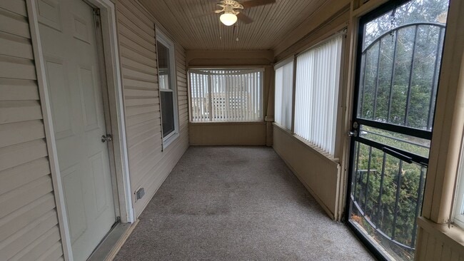 Building Photo - Charming 3-bedroom, 1.5-bathrooms home located in the heart of Akron