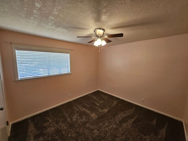 Building Photo - 914 S Tenth Street