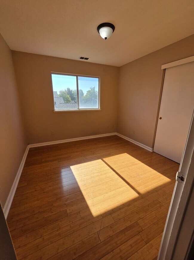 Building Photo - 1703 Diablo Creek Dr