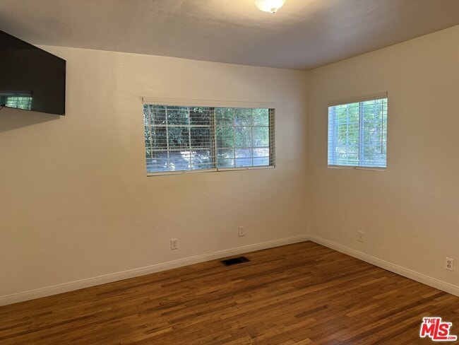 Building Photo - 2261 W 26th Pl