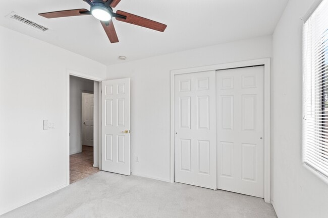 Building Photo - 8838 E La Palma Dr