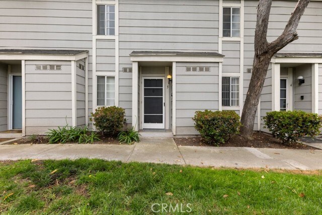 Building Photo - 2410 W Orangethorpe Ave