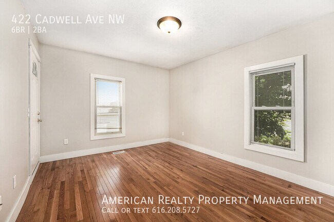 Building Photo - 422 Cadwell Ave NW