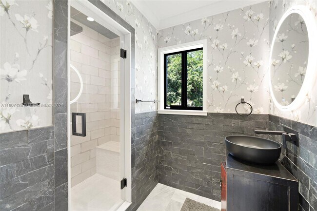 Building Photo - 501 NW 45th St