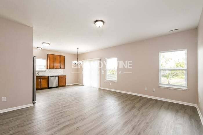 Building Photo - 1406 Graybark St