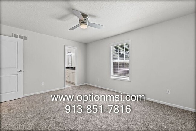 Building Photo - Move-in ready!