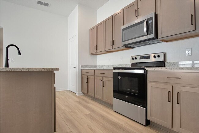 Building Photo - 9224 Westside Hls Dr