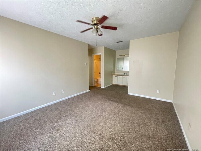 Building Photo - 1000 Wood Creek Dr