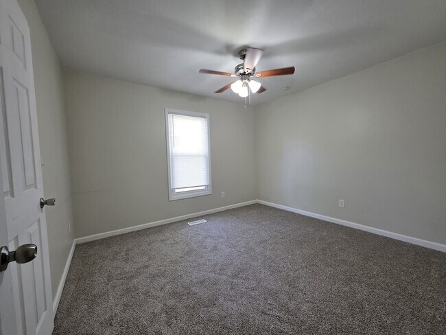 Building Photo - 3483 Arvin Dr