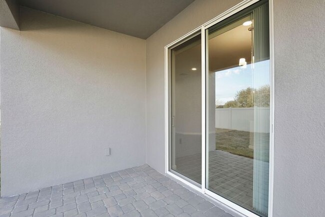 Building Photo - Gorgeous 4/3 Brand New Home with a Spaciou...