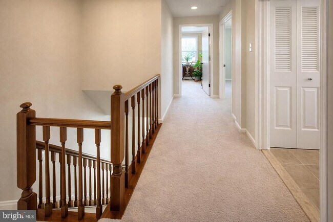 Building Photo - 708 Kings Croft Dr