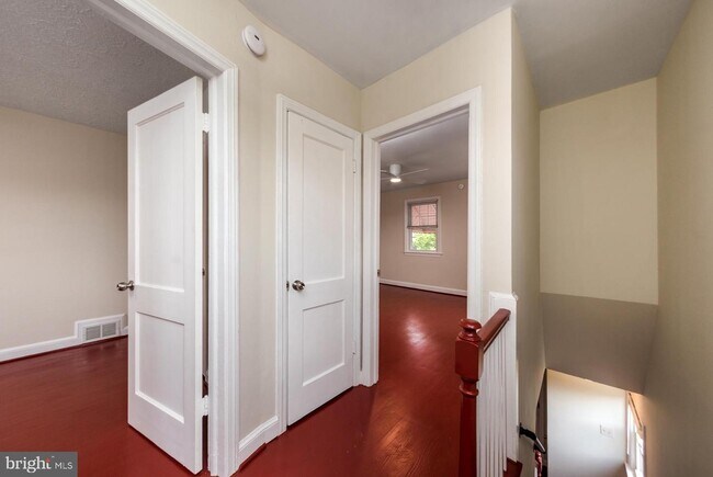 Building Photo - 548 Foxhall Pl SE
