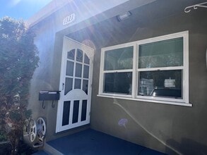 Building Photo - BRIGHT & SPACIOUS 1 BEDROOM/1 BATH AVAILABLE TO RENT IN HAYWARD!!!!