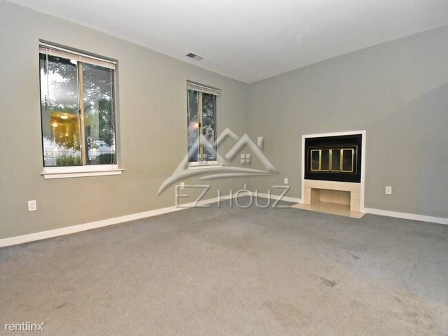 Primary Photo - 2 br, 2 bath Apartment - 107 W. Conway Street