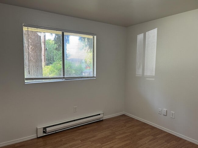 Building Photo - 1838 10th Ave SE