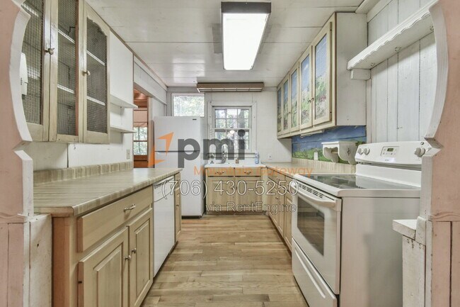 Building Photo - 266 Glenridge Dr