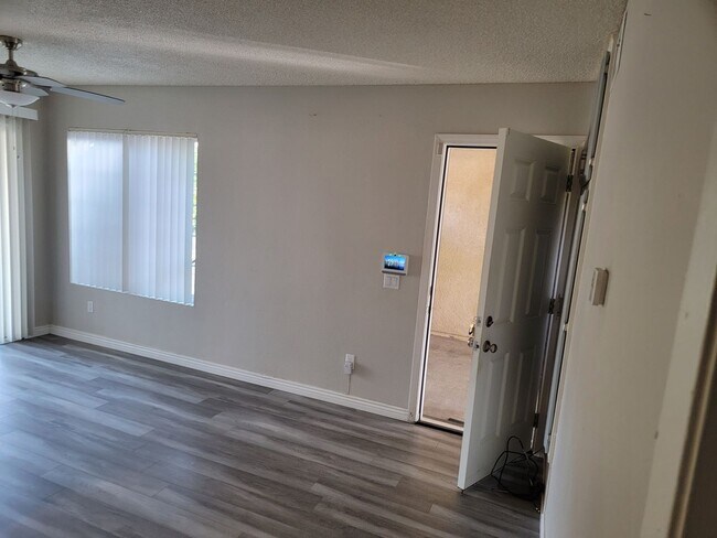 Building Photo - COMING SOON IN RIALTO