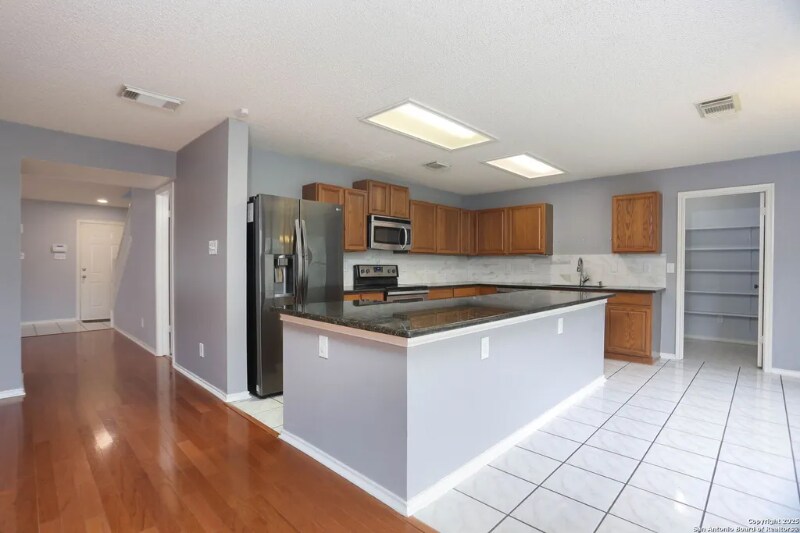 Building Photo - 2558 Ashley Oak Dr