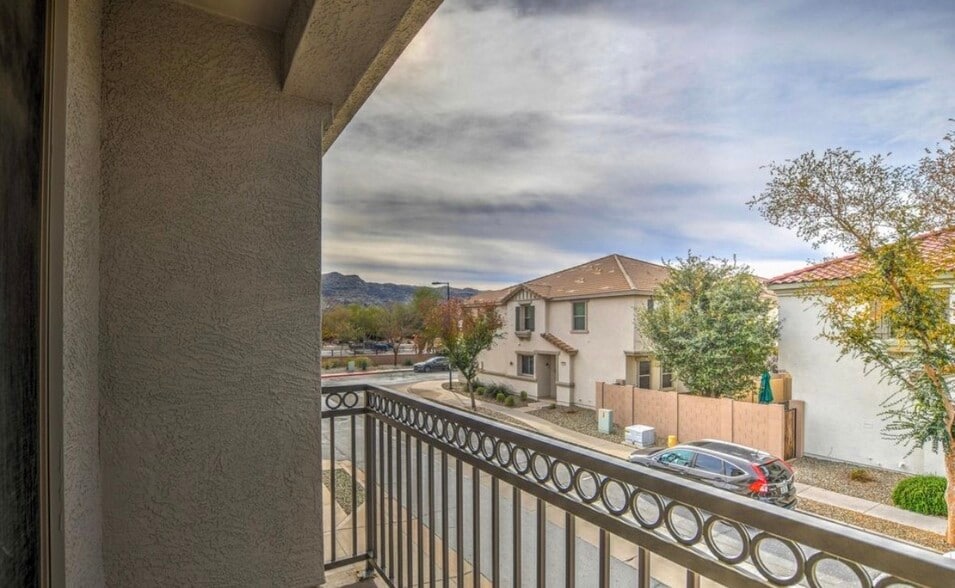 Building Photo - 7515 S 30th Pl