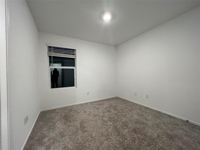 Building Photo - 115 Vintage Dr