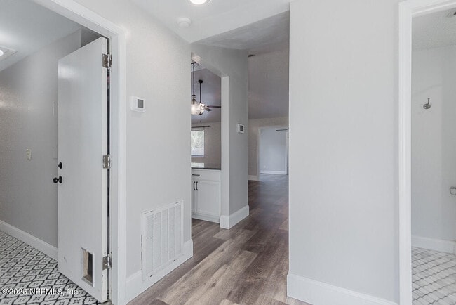 Building Photo - 2465 Wattle Tree Rd W