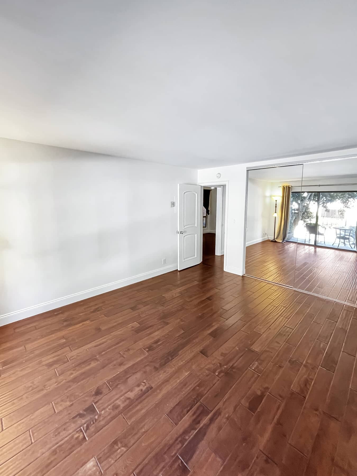 Building Photo - 837 N West Knoll Dr