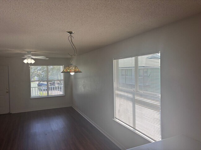 Building Photo - 567 Florosa Ct