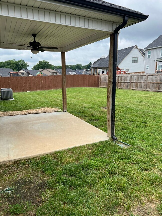 Building Photo - Spacious 4 Bedroom Home in Sango