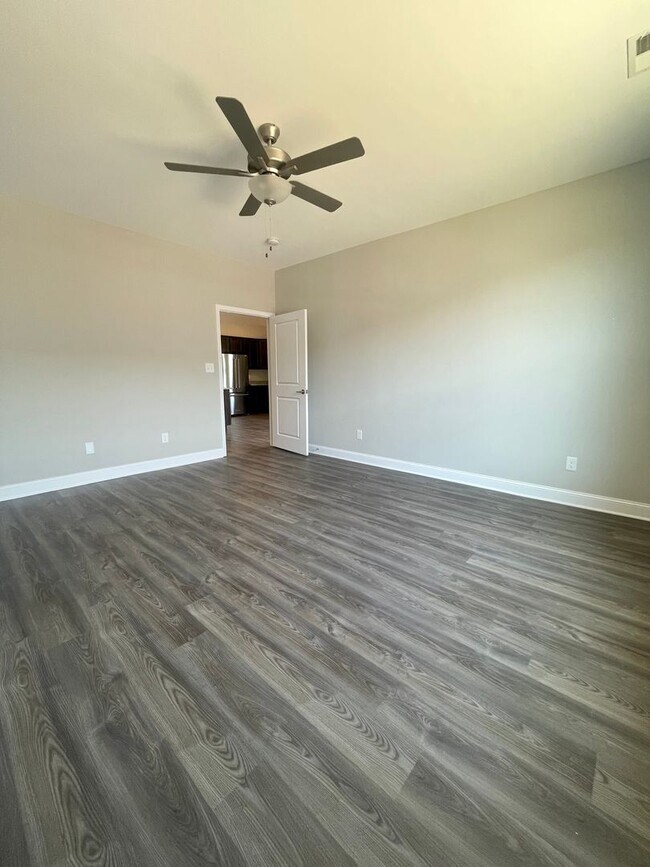 Building Photo - 2-Bedroom Townhome in Lenoir City