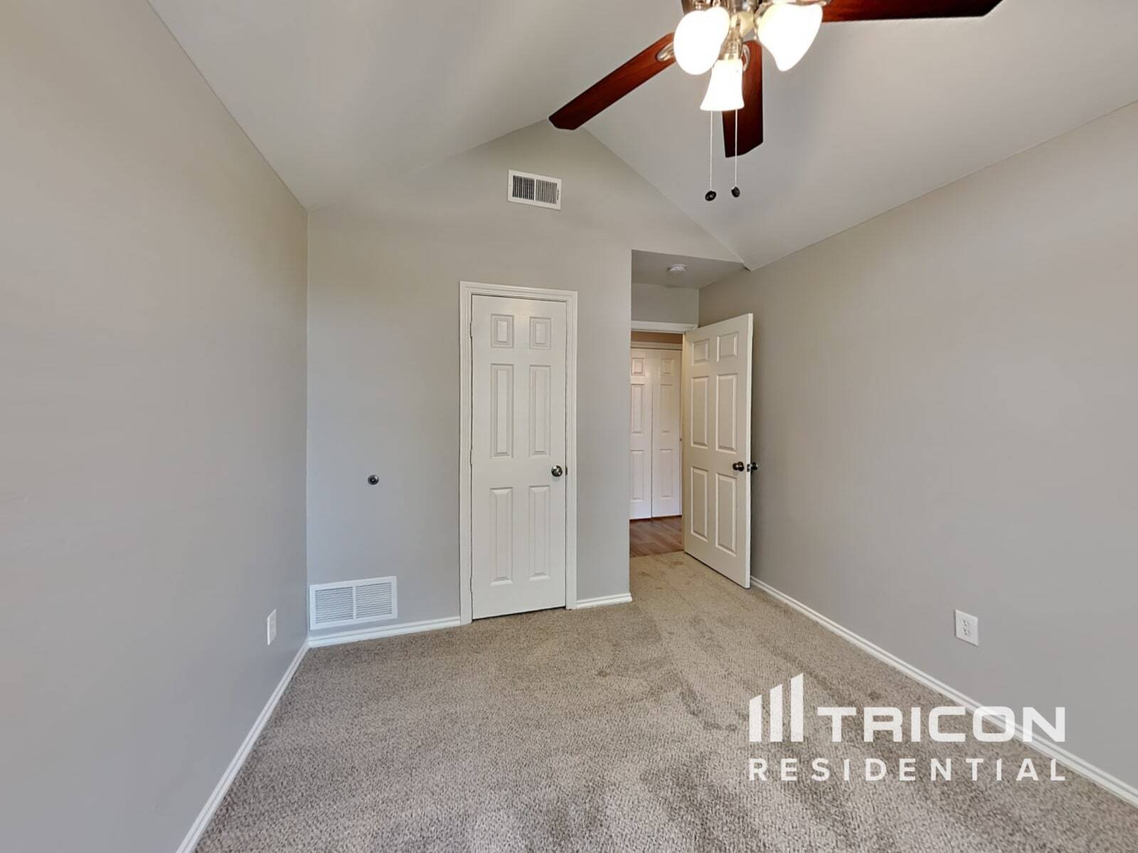 Building Photo - 352 N Beltwoods Dr