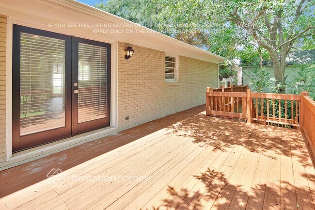 Building Photo - 2642 Hill Ln