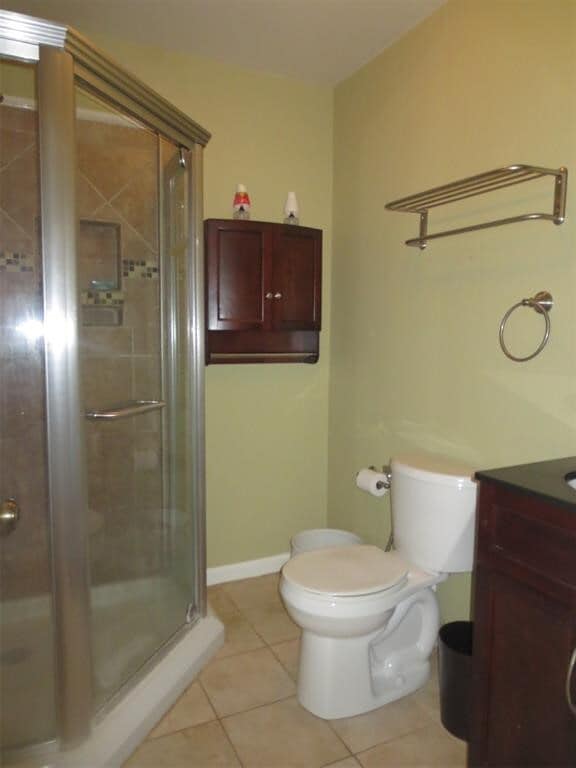 Building Photo - 823 Jennifer Ln