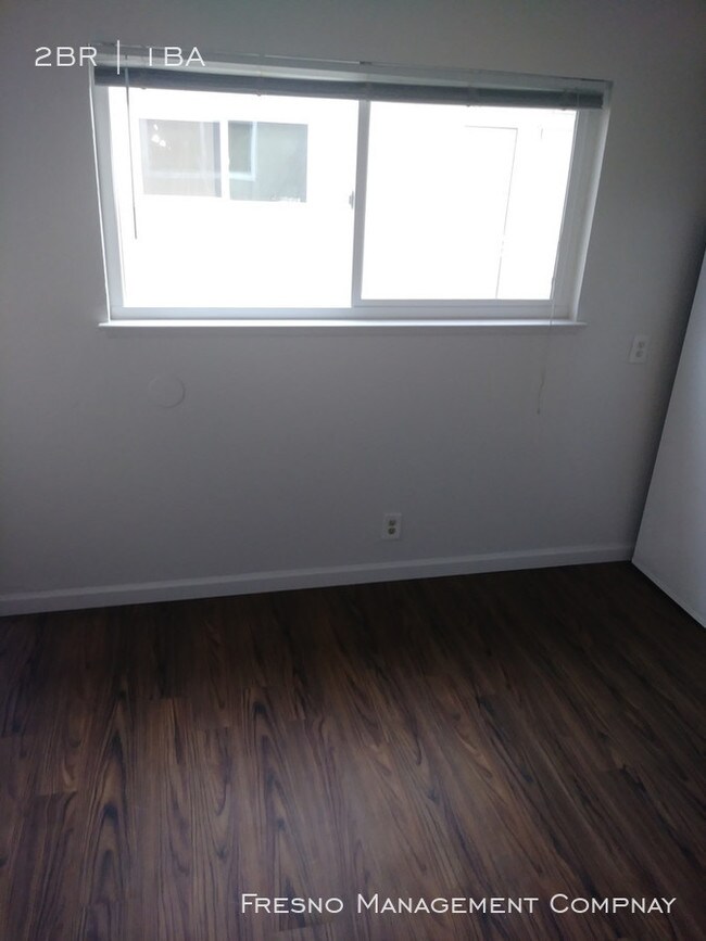 Building Photo - 5280 N 6th St